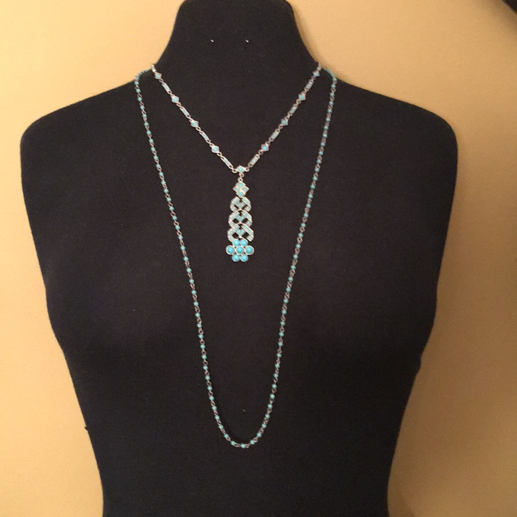 Exquisite 2pc. Set